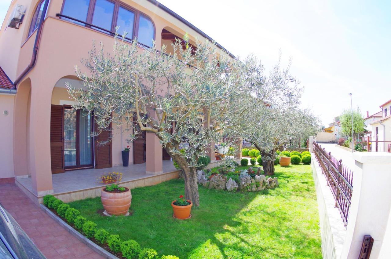 PUY Apartments Tina & Denis מראה חיצוני תמונה