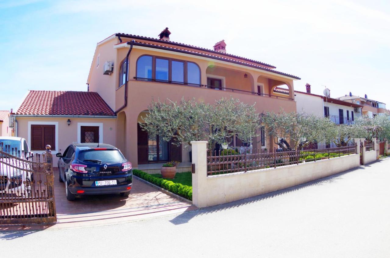 PUY Apartments Tina & Denis מראה חיצוני תמונה